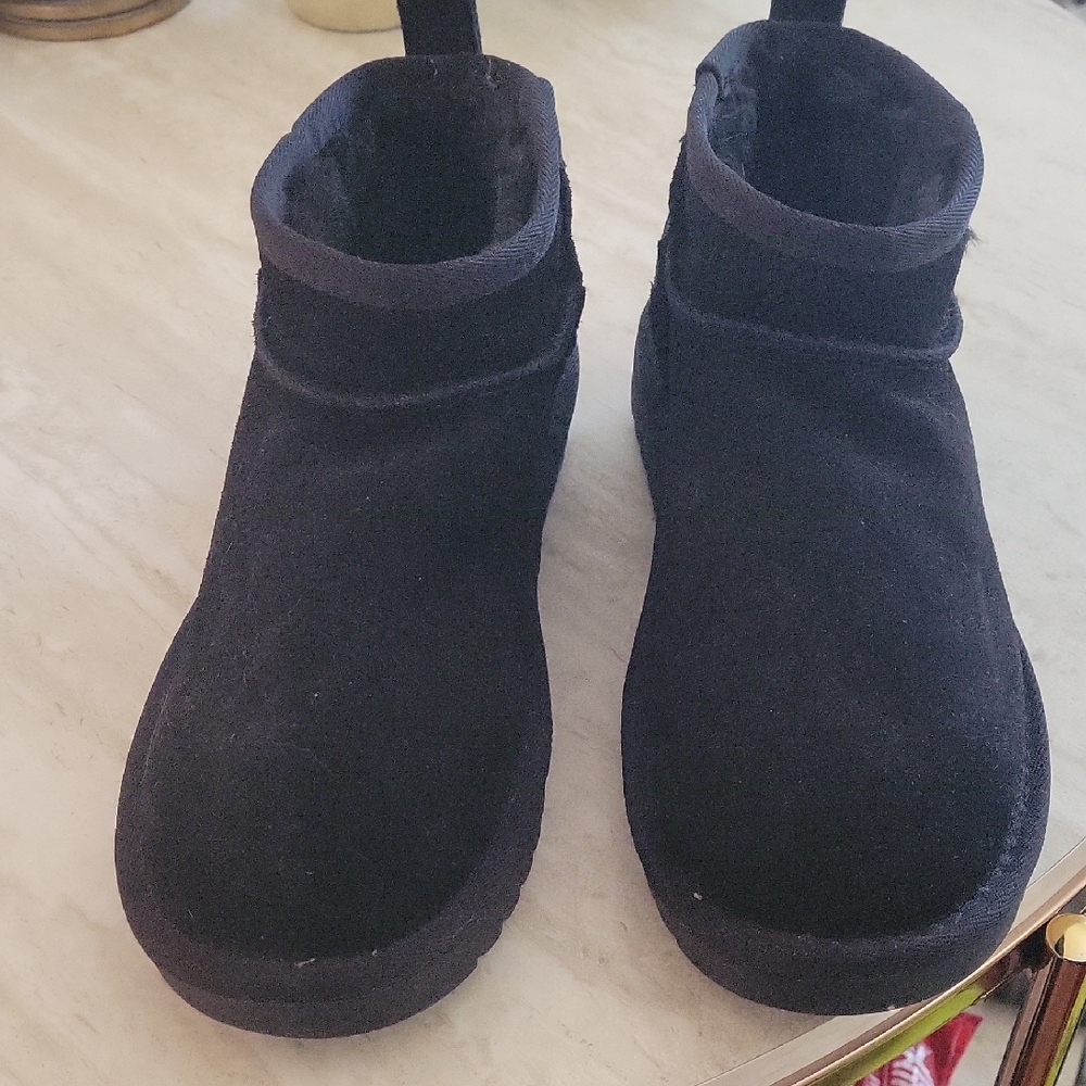 Black Boots